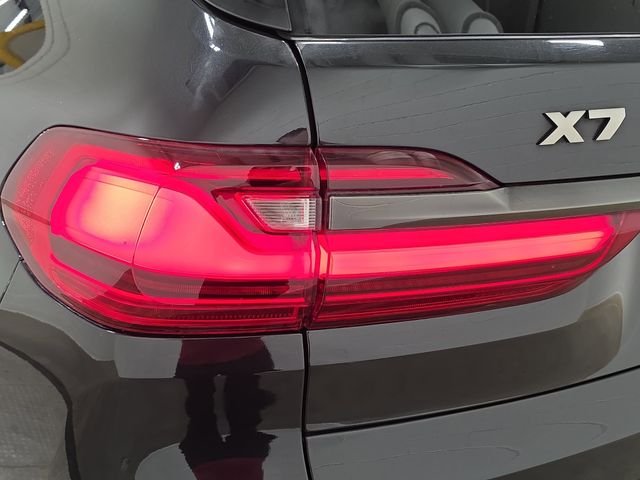 Used 2022 Black BMW M50i image 32
