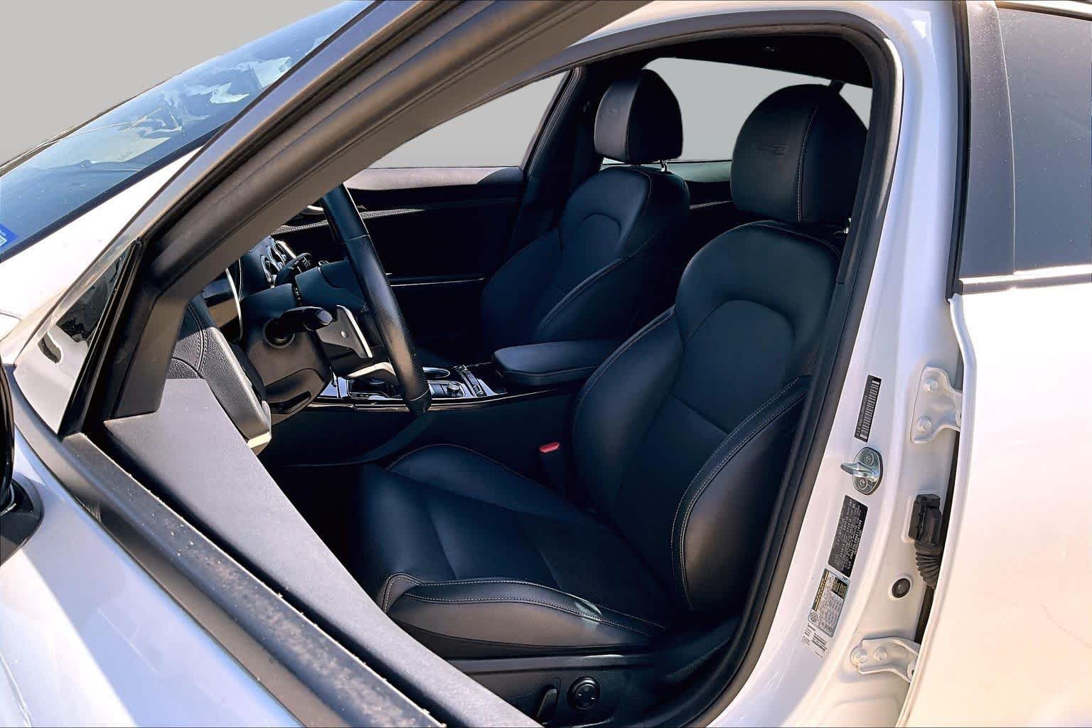 Used 2022 Snow White Pearl Kia GT-Line image 8