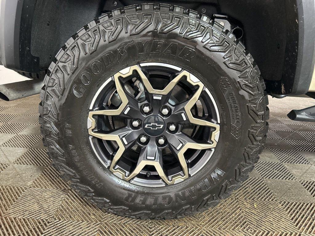 Used 2024 Sand Dune Metallic Chevrolet ZR2 image 2