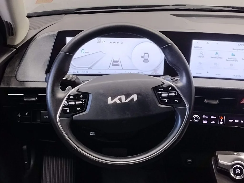 Used 2024 Gray Kia Light image 37