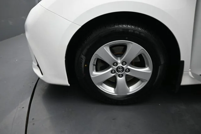 Certified Used 2018 Super White Toyota LE image 31