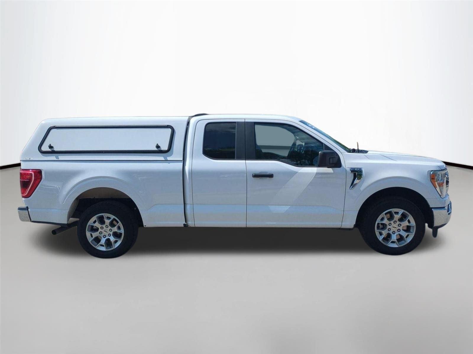 Used 2022 Oxford White Ford XLT image 6