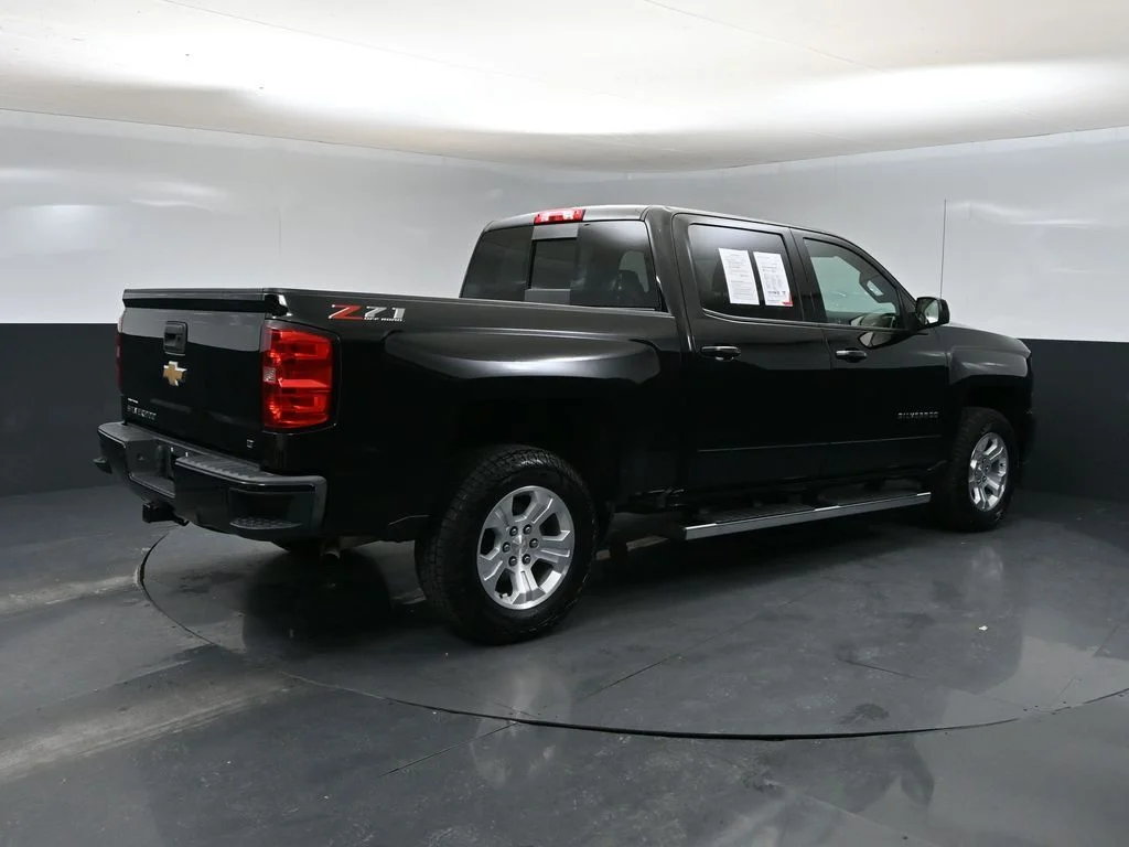 Used 2018 Black Chevrolet LT image 2