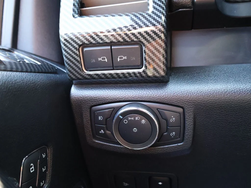 Used 2021 Black Metallic Ford Platinum image 32