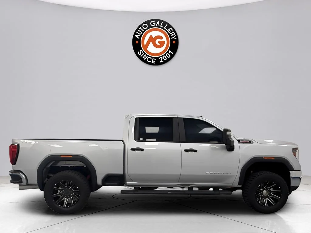 Used 2020 Silver GMC Base image 2