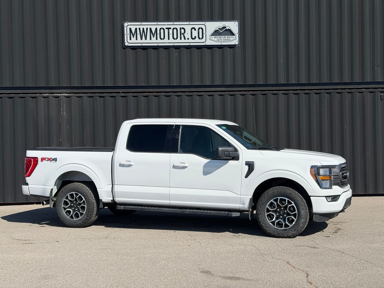 Used 2023 White Ford XLT image 1