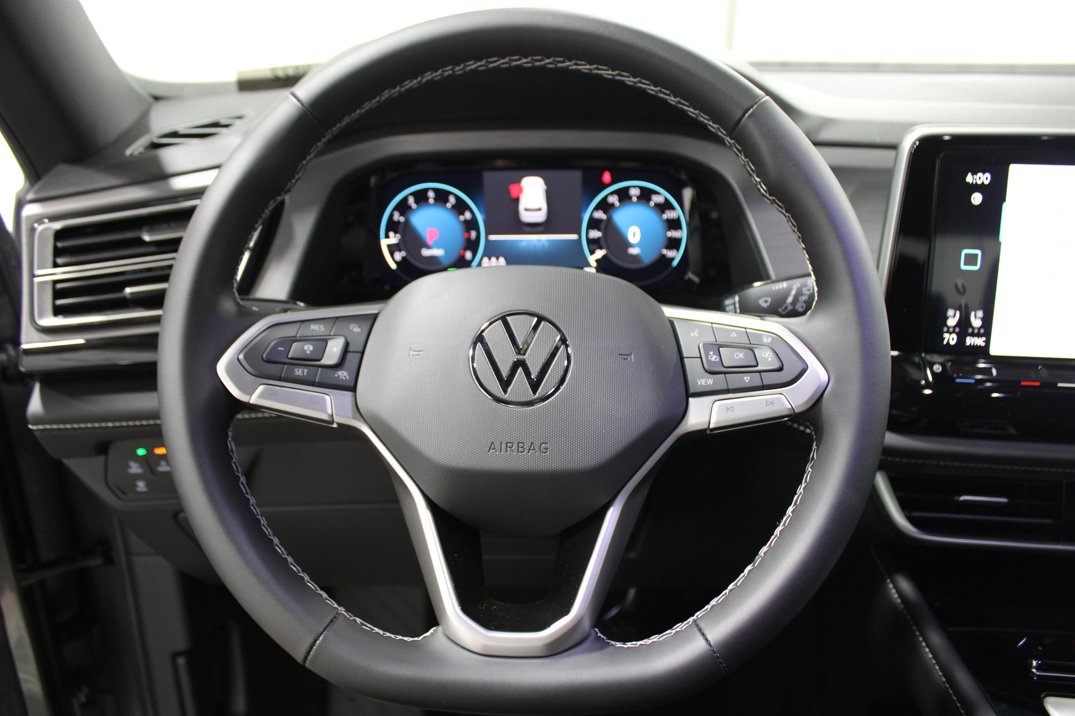 New 2026 Silver Mist Metallic Volkswagen 2.0T SE w/Technology image 9