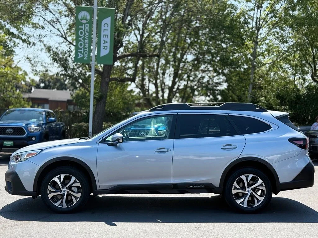Used 2020 Ice Silver Metallic Subaru Limited XT image 2