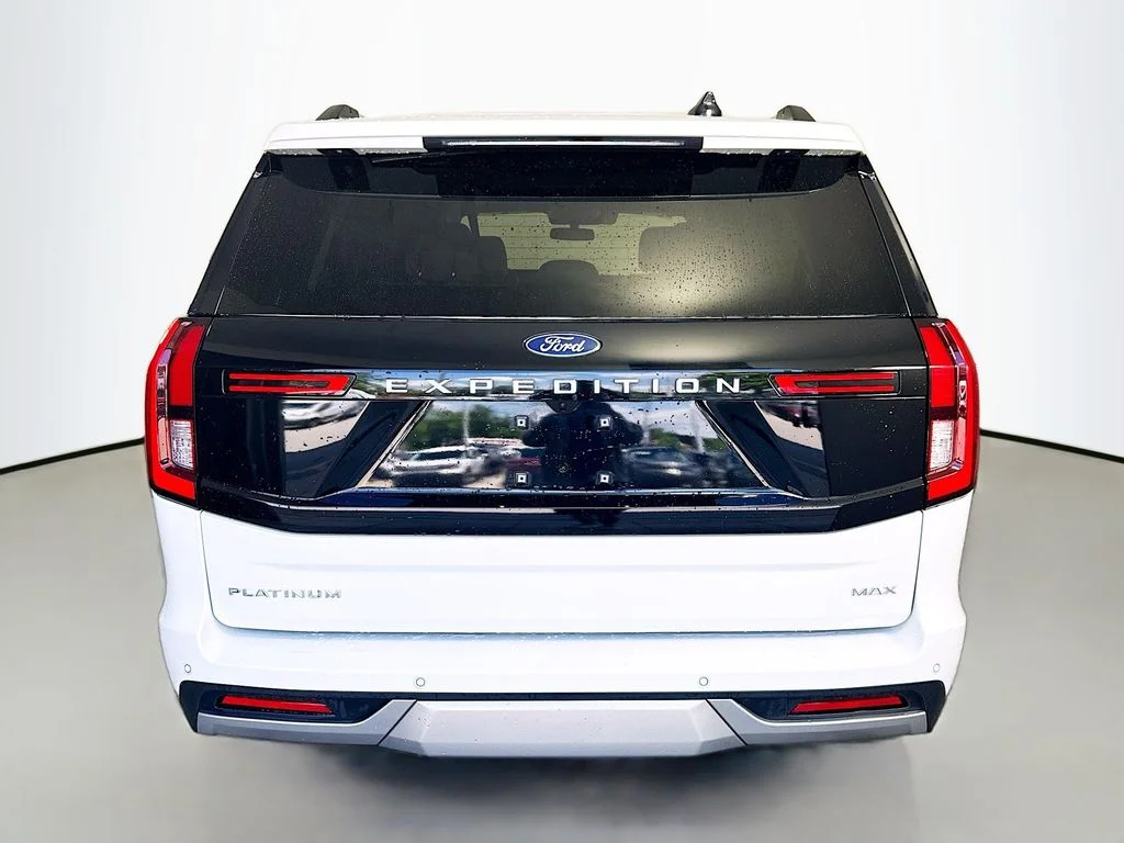 Used 2025 Oxford White Ford Platinum image 12