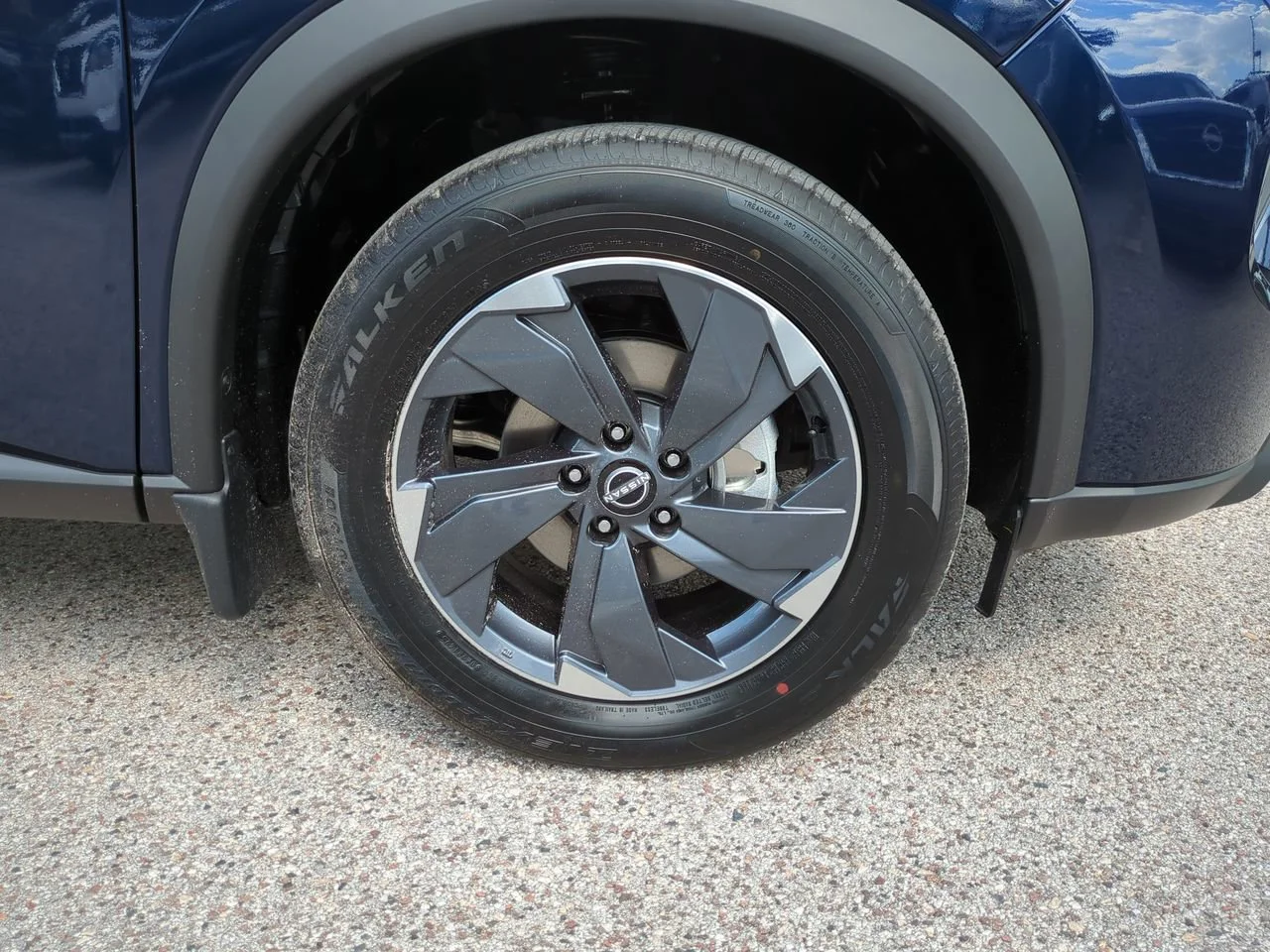 2026 Nissan Rogue SV - Photo 10