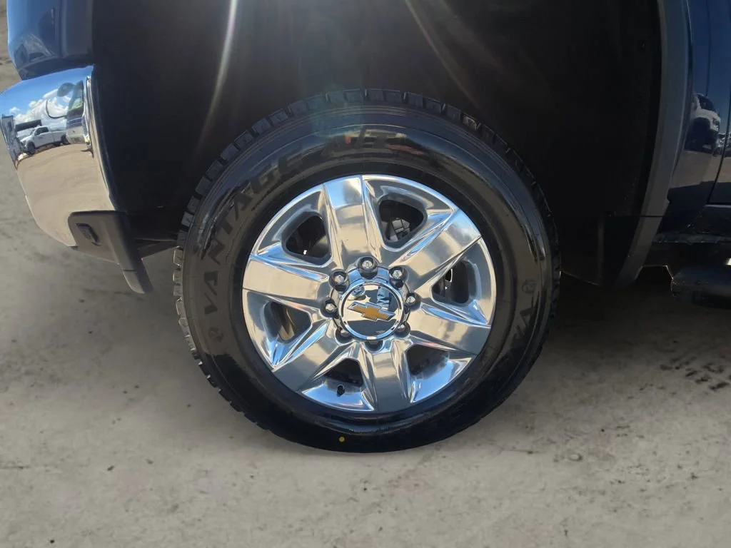 Used 2023 Northsky Blue Metallic Chevrolet LTZ image 14