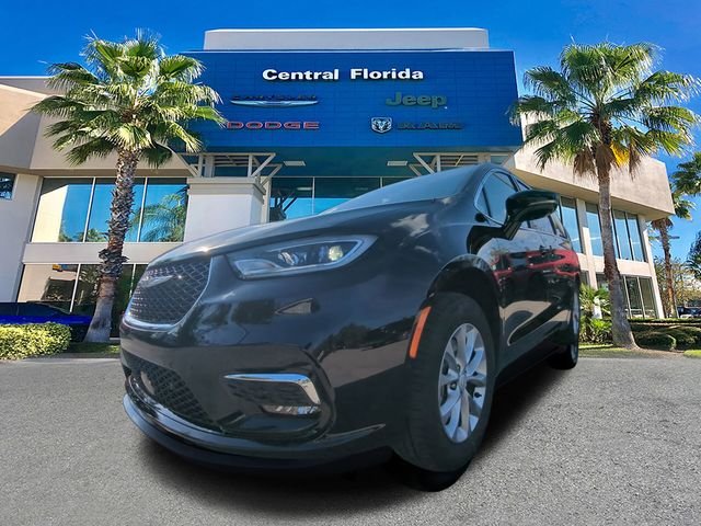 New 2026 Diamond Black Crystal Pearl-Coat Exterior Paint Chrysler Limited image 9