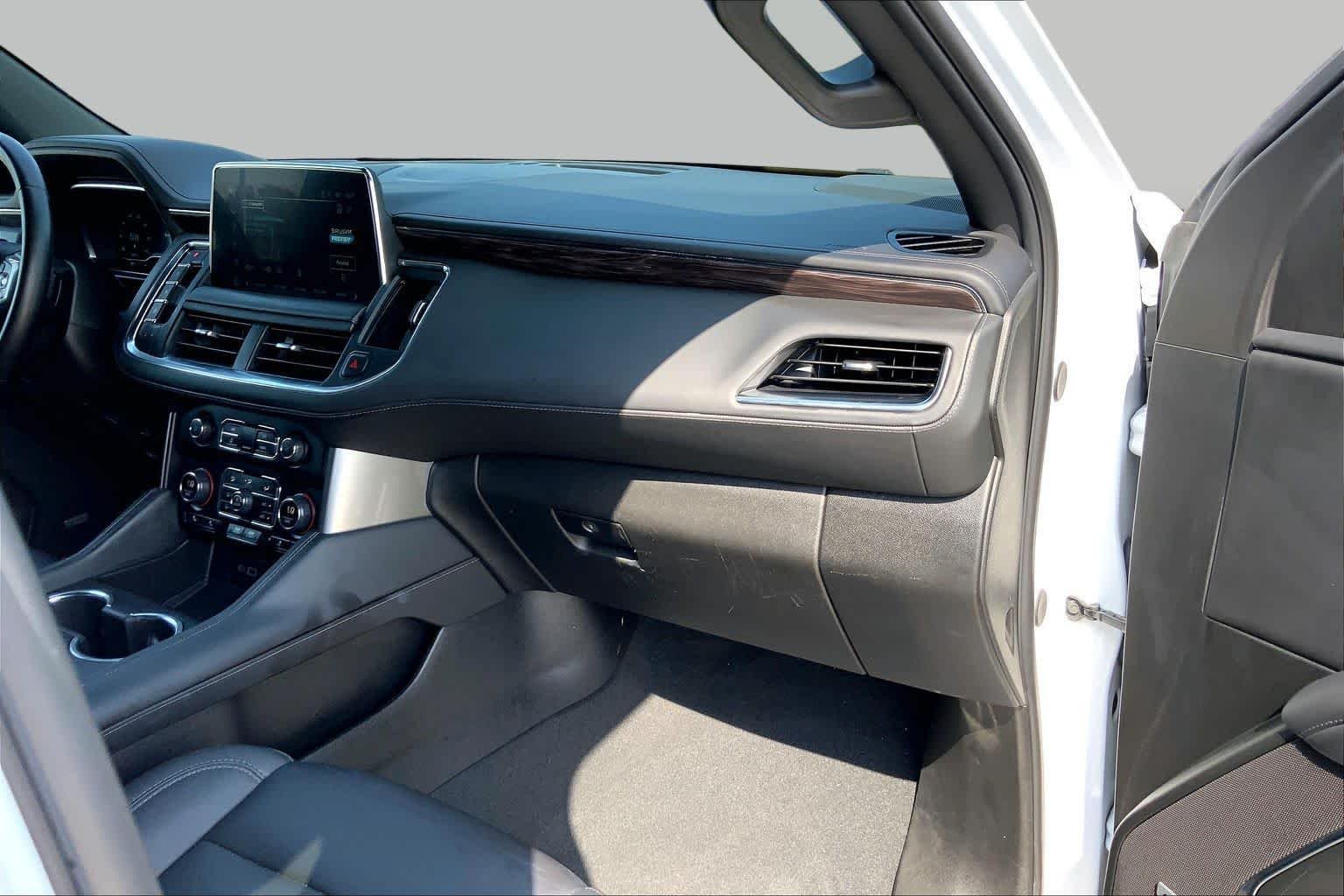 Used 2024 Summit White Chevrolet LT image 18