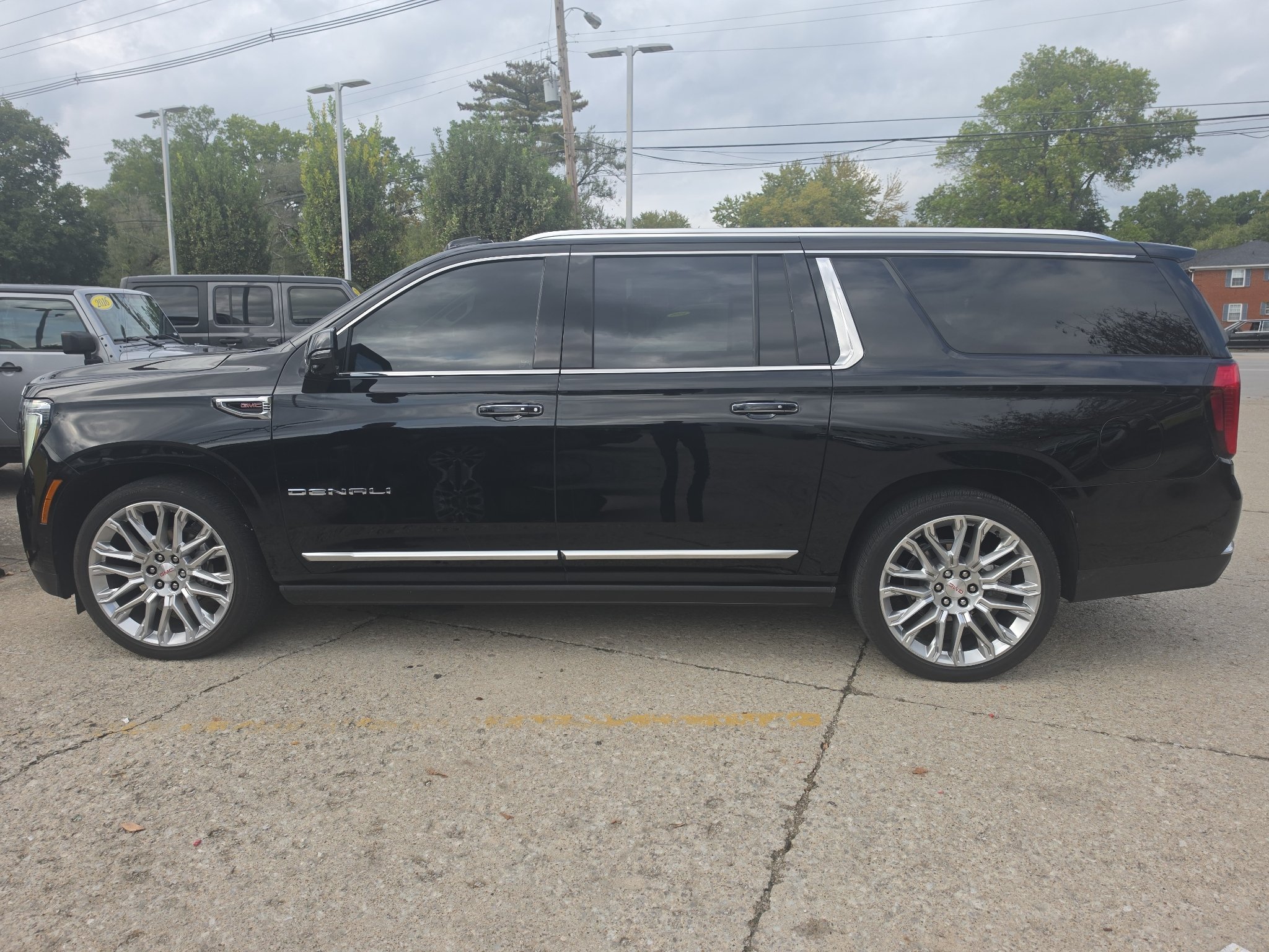 Used 2026 Onyx Black GMC Denali image 2