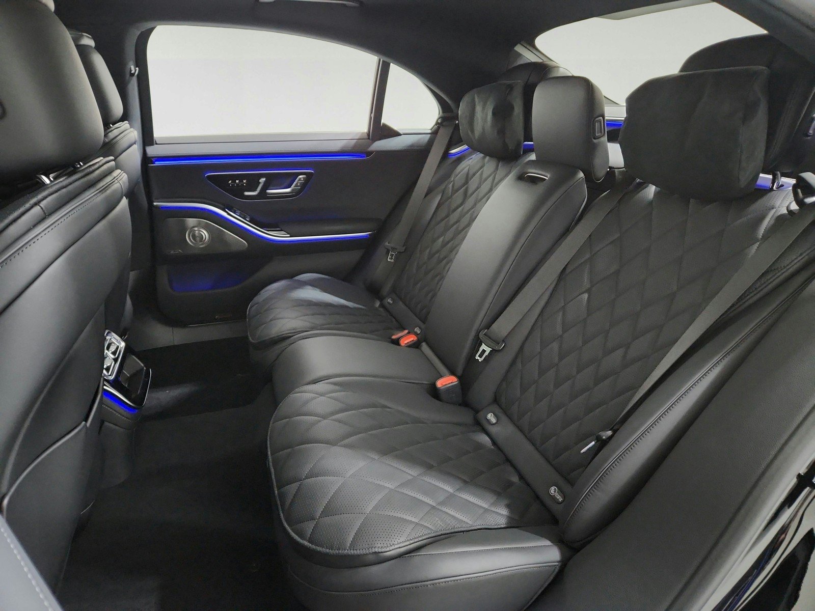 Used 2026 Obsidian Black Metallic Mercedes-Benz S 580 image 18