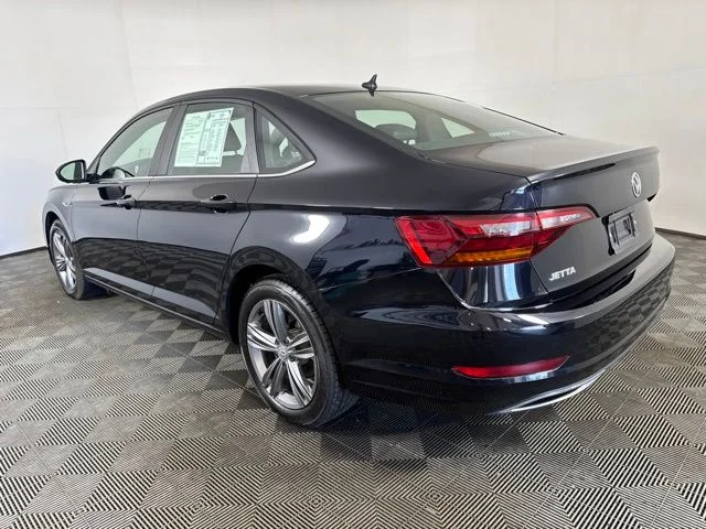 Used 2019 Deep Black Pearl Effect Volkswagen R-Line image 6