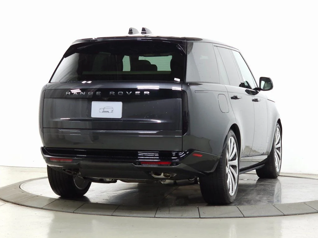 Certified Used 2025 Gray Land Rover SE image 5