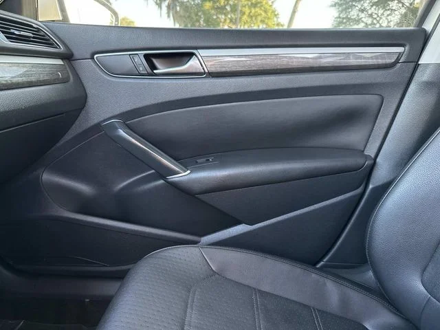 Used 2018 Silver Volkswagen 2.0T SE image 28