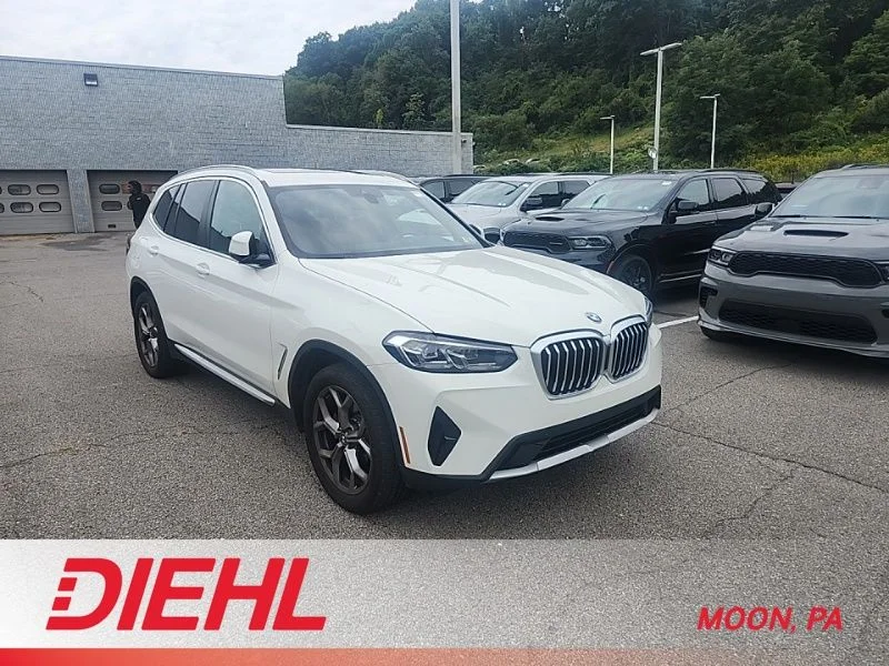 Used 2022 White BMW xDrive30i image 1