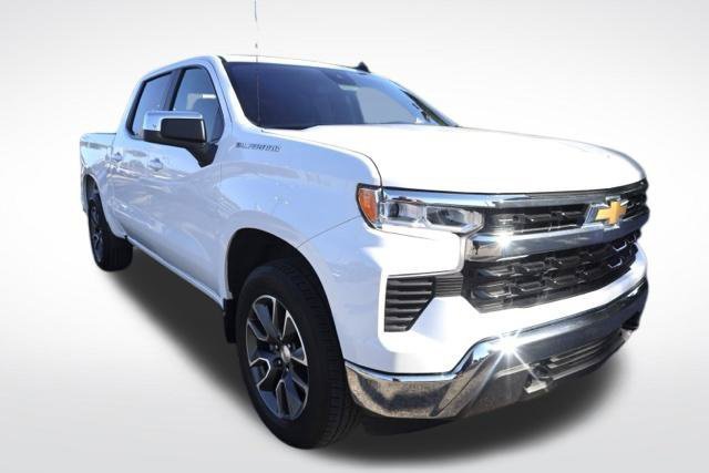Used 2023 White Chevrolet LT image 7