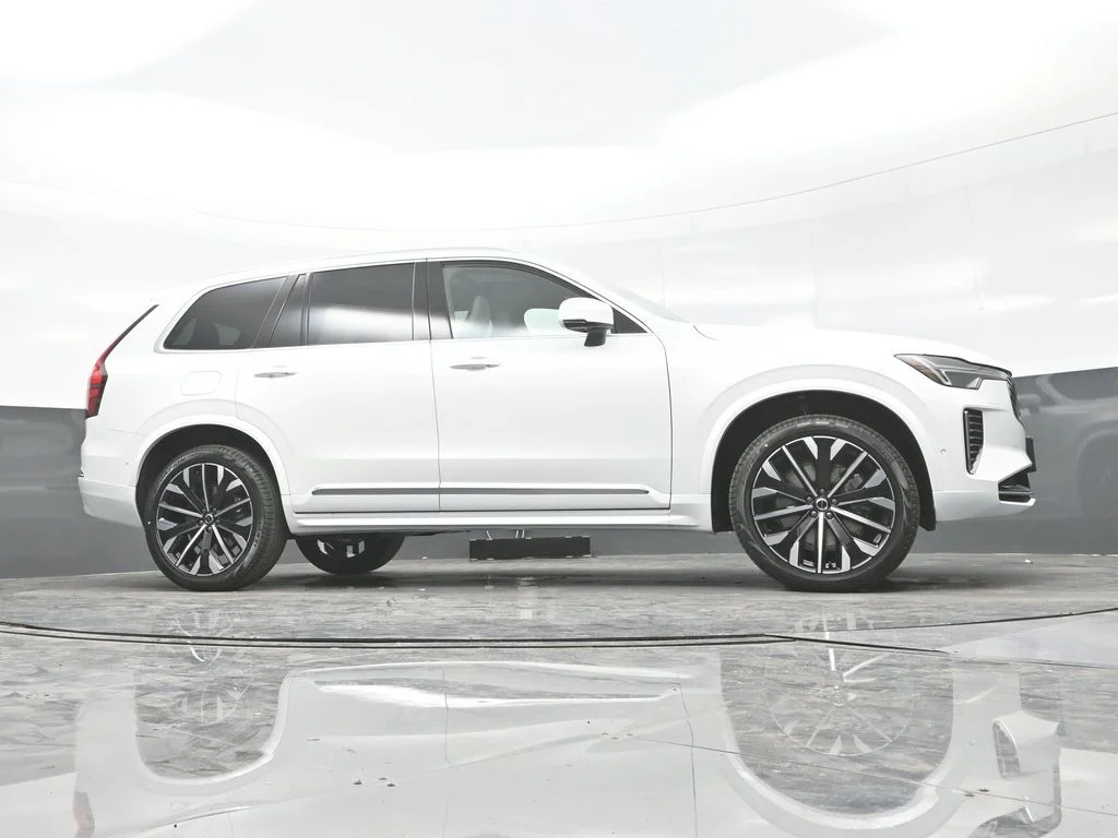 Used 2026 Crystal White Volvo Plus image 29