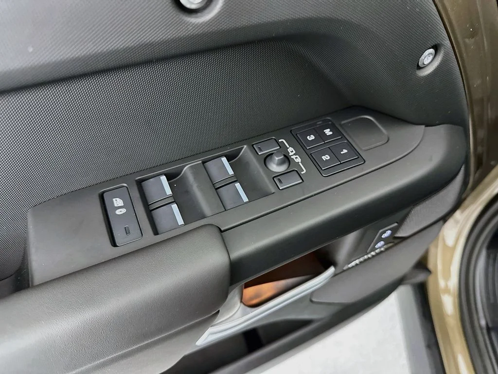 New 2026 Gondwana Stone Land Rover X-Dynamic SE image 18