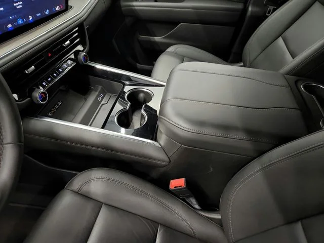 Used 2025 Black Chevrolet LT image 21