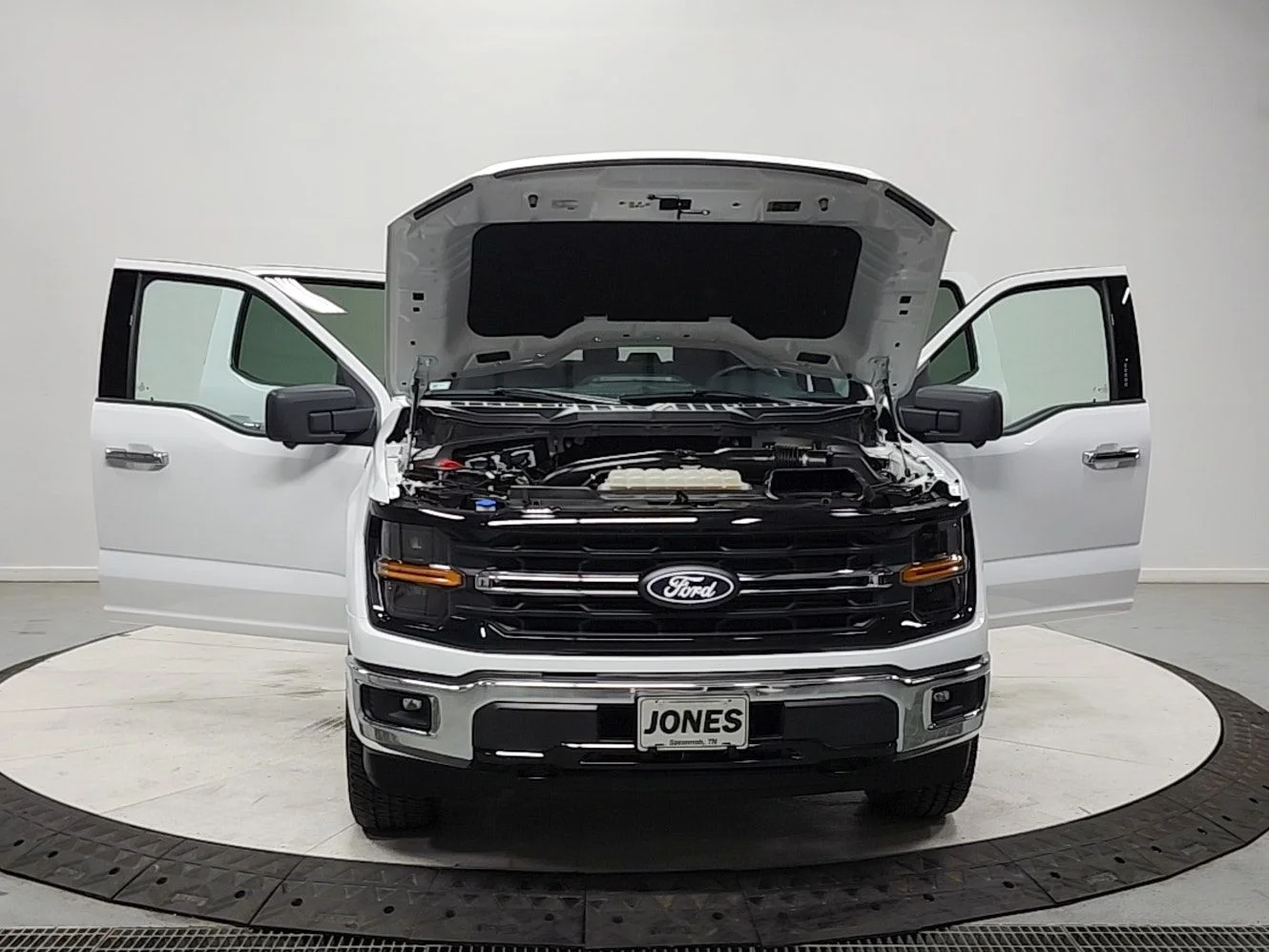 Used 2024 White Ford XLT image 10