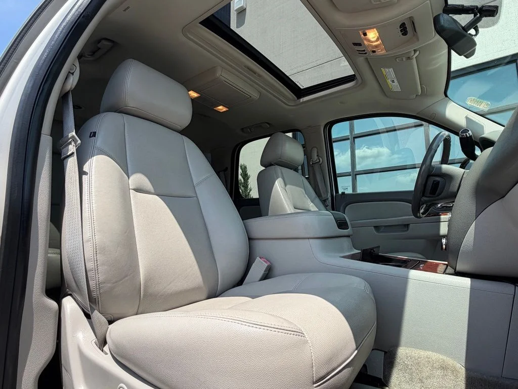 Used 2013 White Chevrolet LTZ image 18