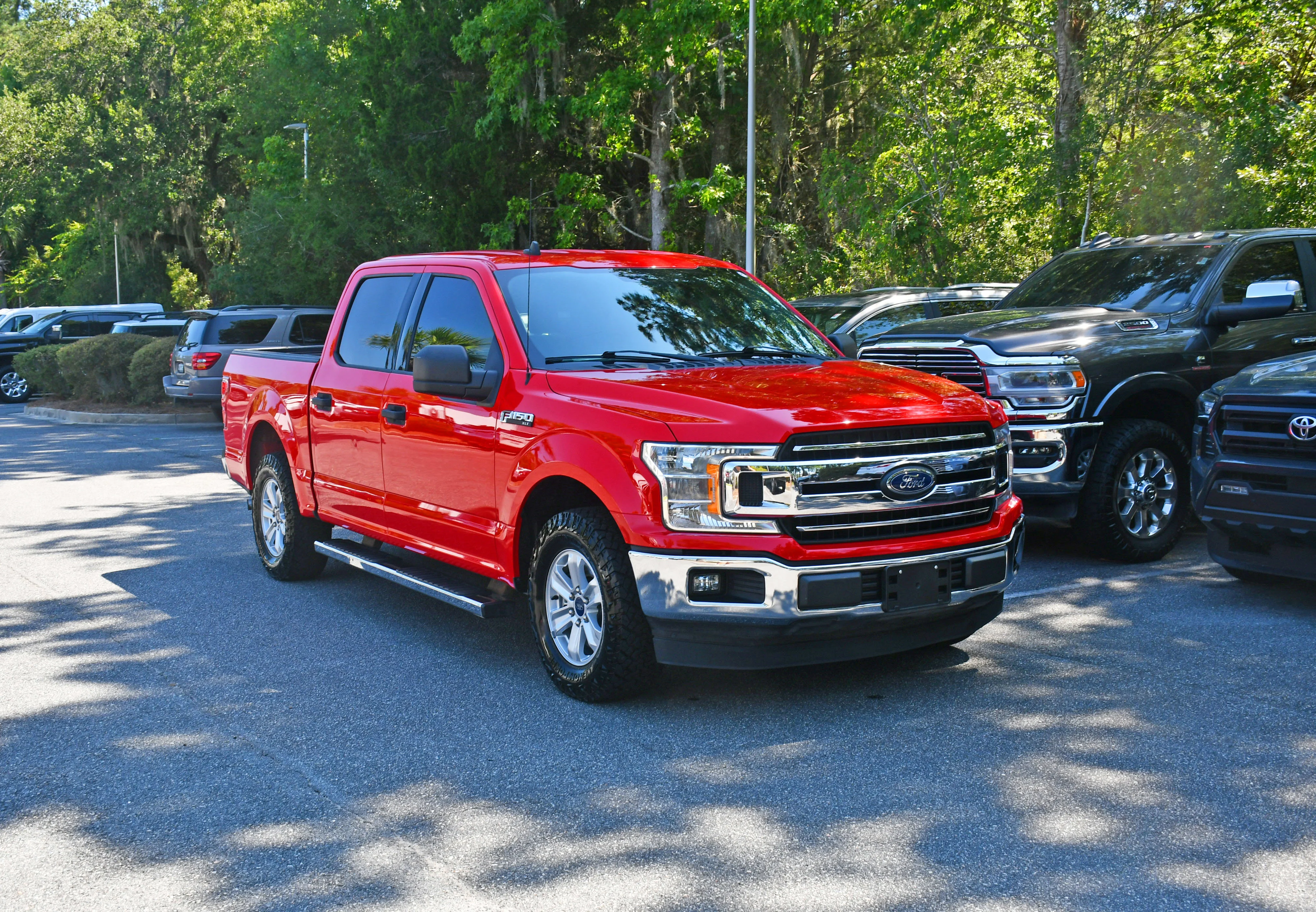 Used 2020 Red Ford XLT image 6