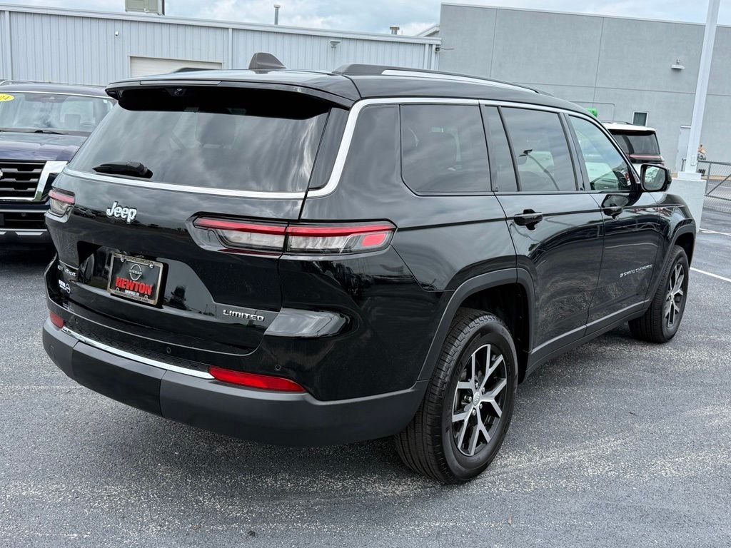 Used 2023 Black Jeep Limited image 42