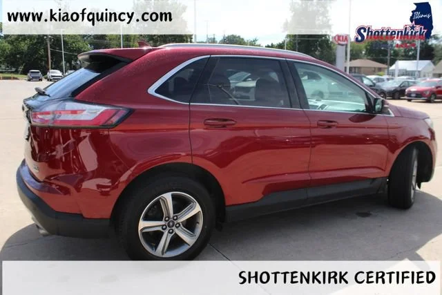 Used 2019 Red Ford SEL image 4