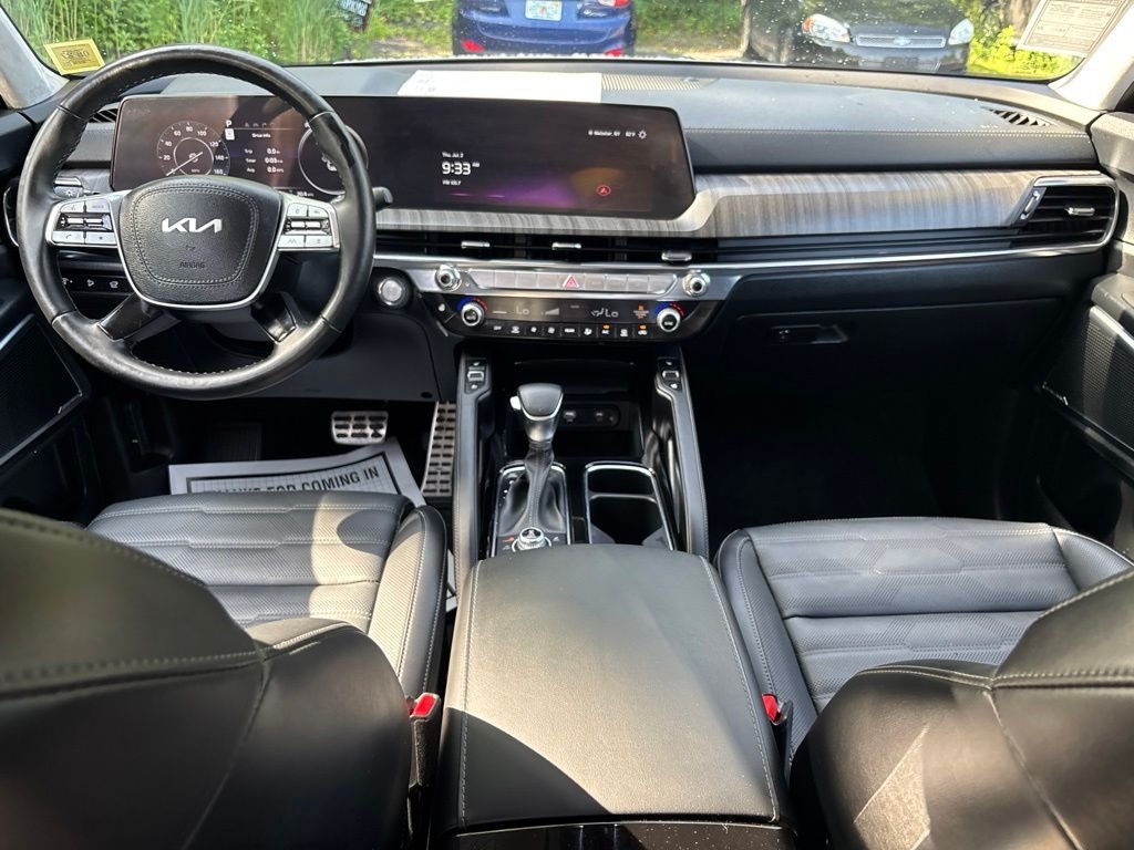 Used 2025 White Kia SX-Prestige image 27