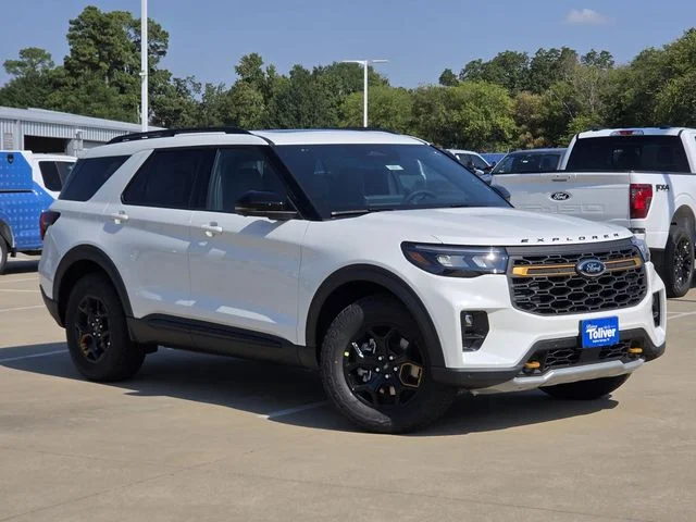 New 2026 Star White Metallic Tri-Coat Ford Tremor® image 2