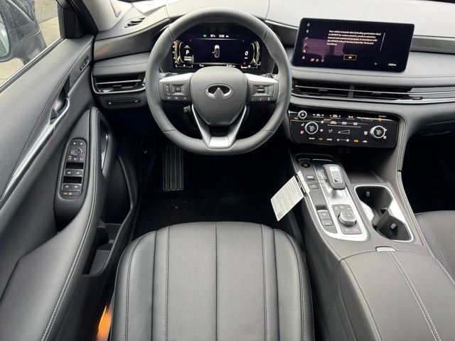 New 2026 DEEP EMERALD INFINITI Luxe FWD image 16