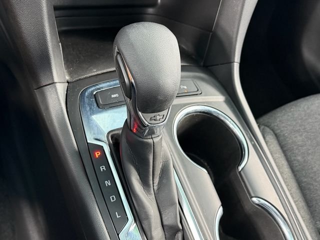 Used 2024 White Chevrolet LT image 21