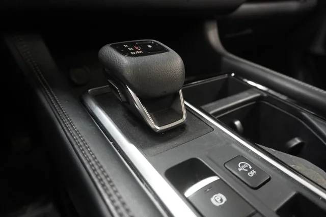 Used 2022 BLACK Nissan Platinum image 34