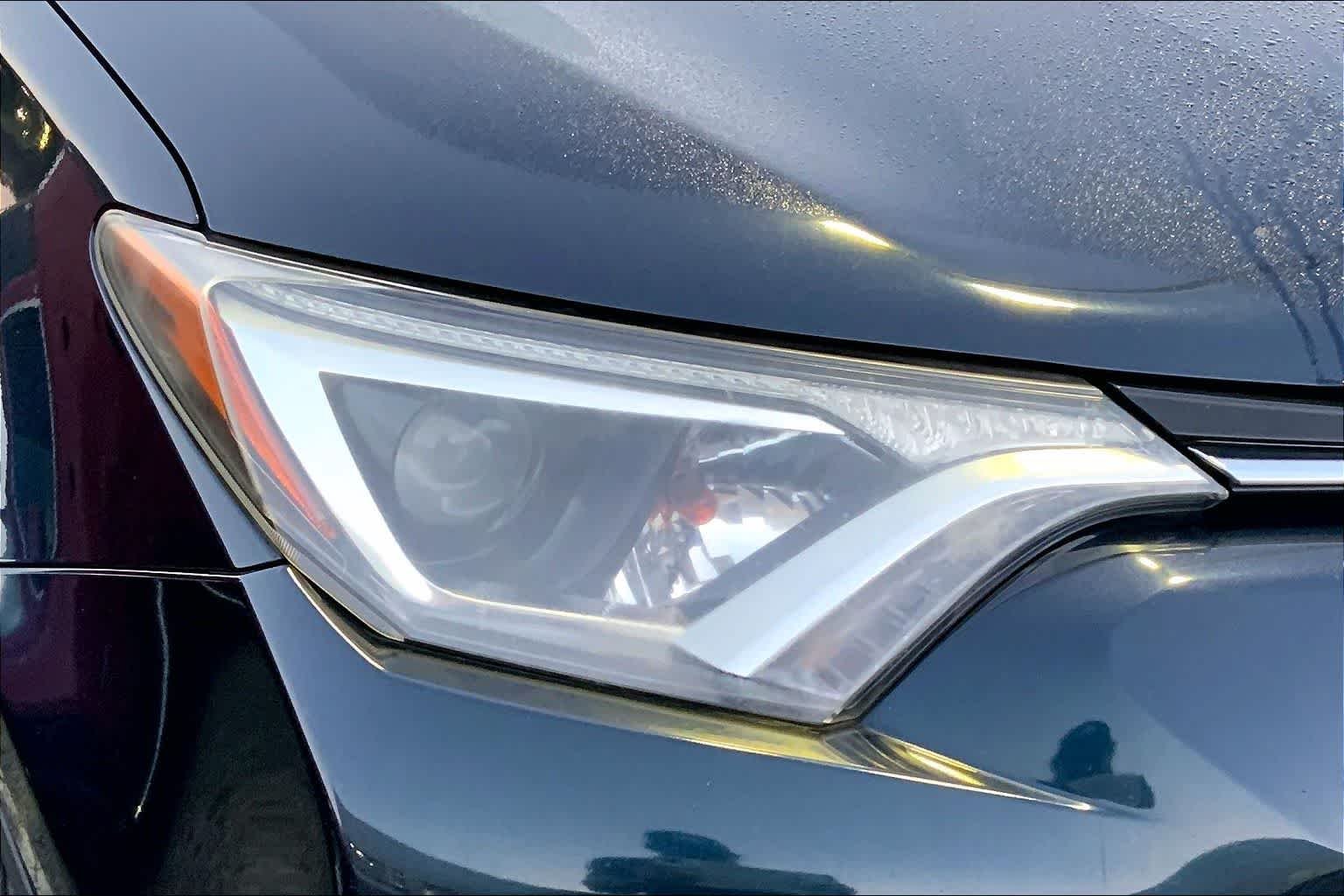 Used 2018 Galactic Aqua Mica Toyota Hybrid LE image 39