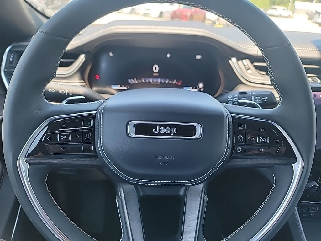 2023 Jeep Grand Cherokee Overland - Photo 24