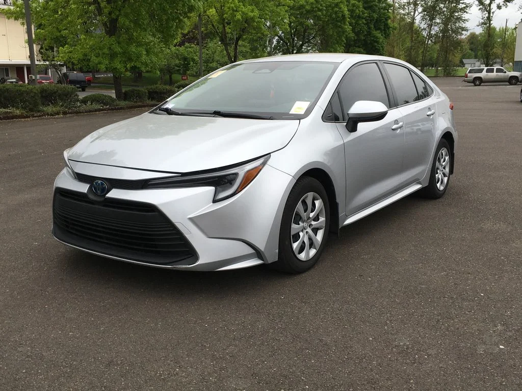 2023 Toyota Corolla LE Hybrid CVT's photo