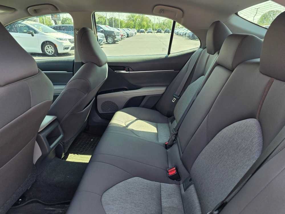 Used 2019 MIDNIGHT BLACK METALLIC Toyota LE image 4