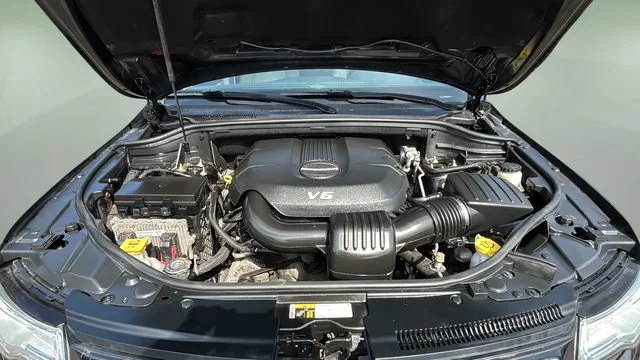 Used 2015  Jeep Limited image 33
