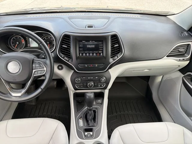 Used 2021 Beige Jeep Latitude Plus image 13