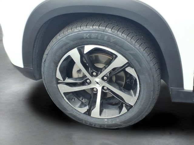 Used 2024 Summit White Chevrolet 1RS image 16