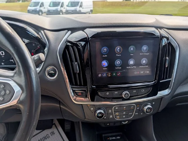 Used 2022 Beige Chevrolet High Country image 17