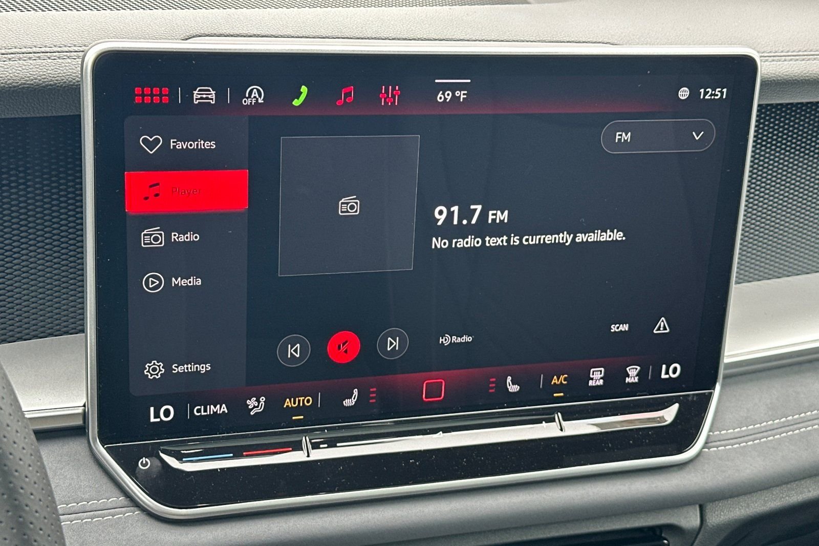New 2026 Platinum Gray Metallic Volkswagen 2.0T SE R-Line Black image 18