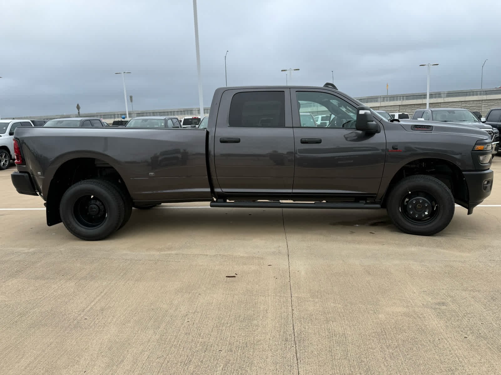 New 2026 Granite Crystal Metallic Clear-Coat Exterior Paint RAM Tradesman image 5