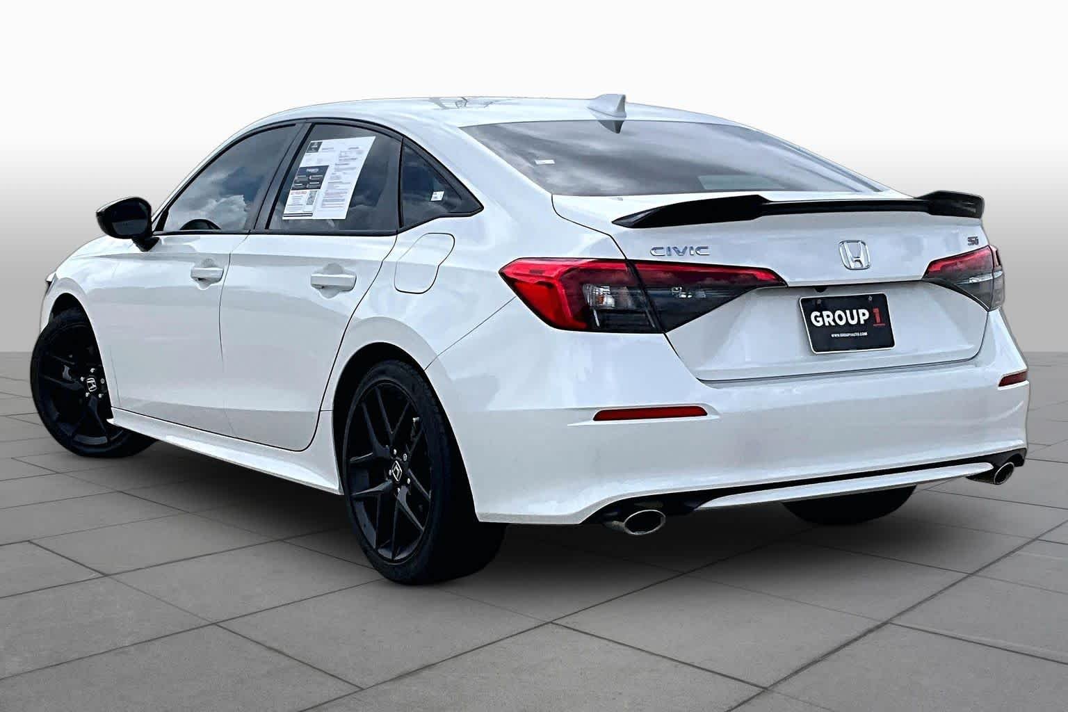 Used 2024 Platinum White Pearl Honda  image 18