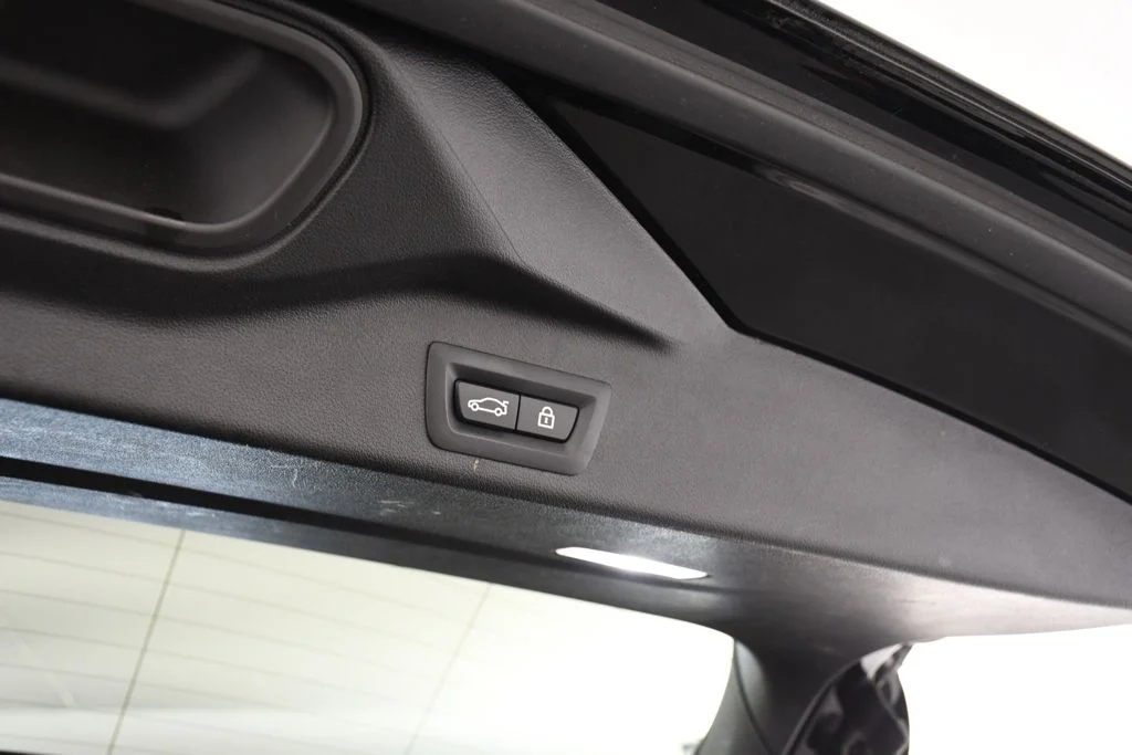 Used 2021 Jet Black BMW xDrive40i image 25