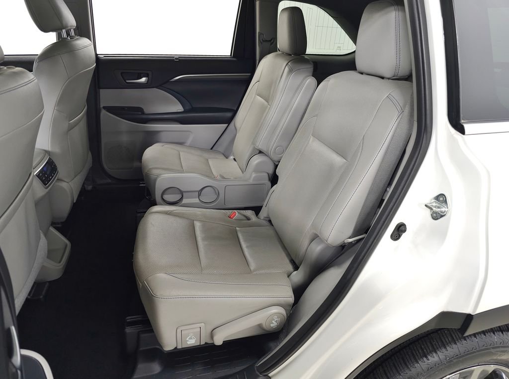 Used 2019 Blizzard Pearl Toyota Limited Platinum image 35